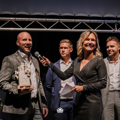 Thierry giving his speech Thierry at the Tungri Awards